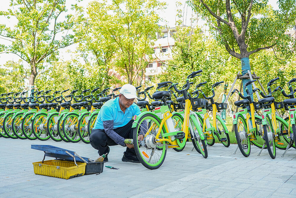 開(kāi)學(xué)護行，守師生安全